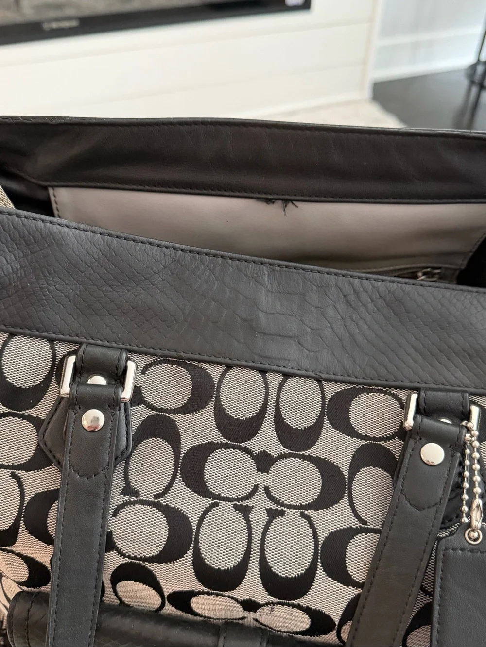 Coach tote signature